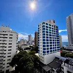 Stunning Bocagrande Beach Apartment