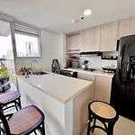 Stunning Bocagrande Beach Apartment